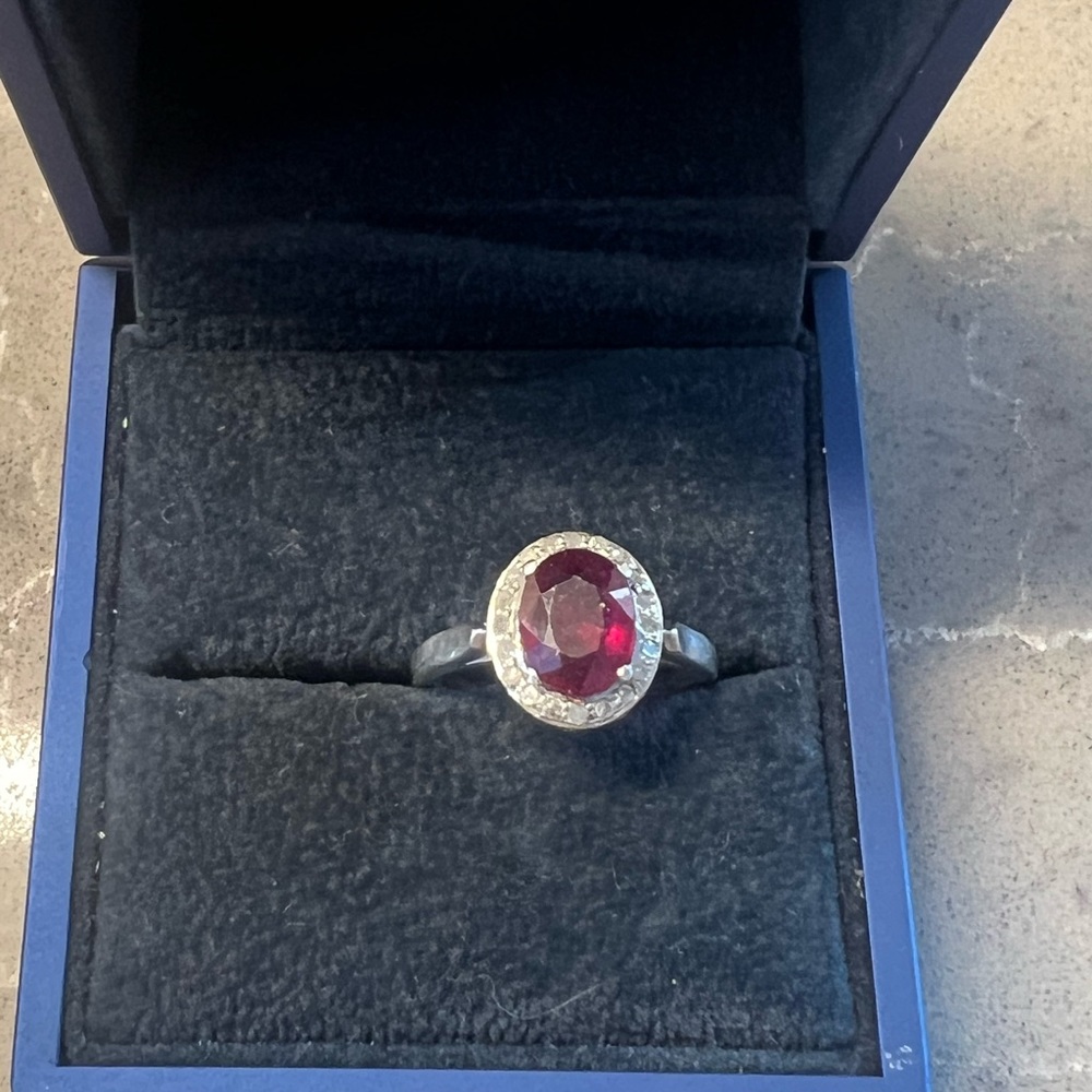 White gold and Ruby Ring